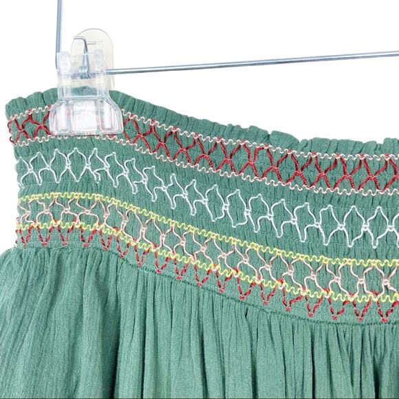 Francesca's Green Embroidered Off The Shoulder Top Sz S - Picture 3 of 7